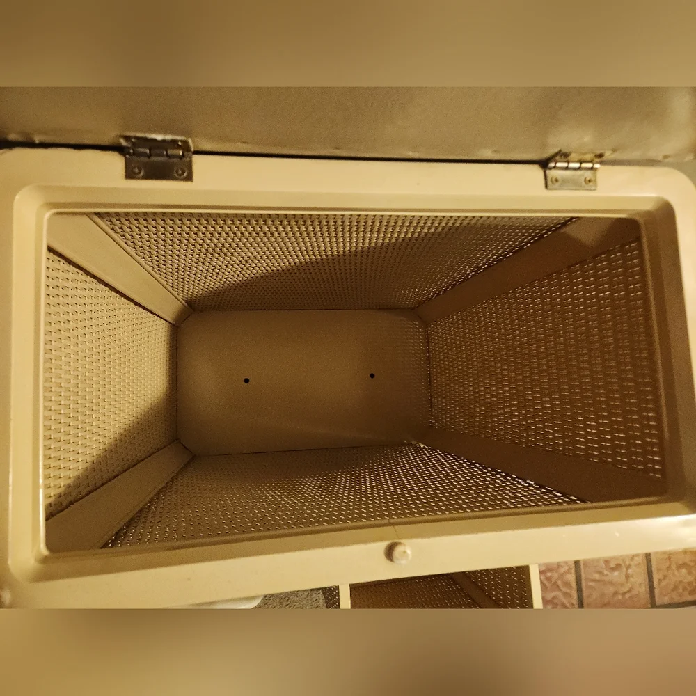 Vintage 1970s Ivory White Woven Wicker Storage Hamper